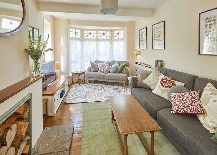 Host & - Princes Road *