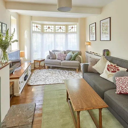 Host & - Princes Road *